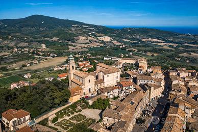 Garage 85 mq fuori terra + ufficio