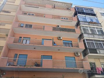 Appartamento di 160 m² con 5 locali a Reggio Calab