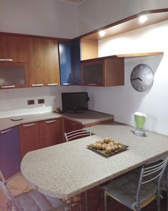 Cucina come da foto, senza frigorifero