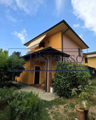 Villa di 170 m² con 3 locali e box auto doppio a R
