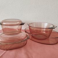 Colorato set di pirofile in vetro