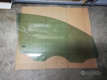 Vetro anteriore lato passegero VW Polo 2002