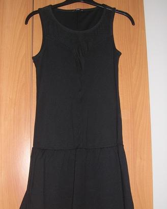 Abitino nero con frappa TEZENIS