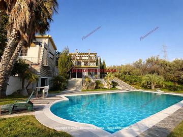 Casa, Barcellona Pozzo di Gotto.