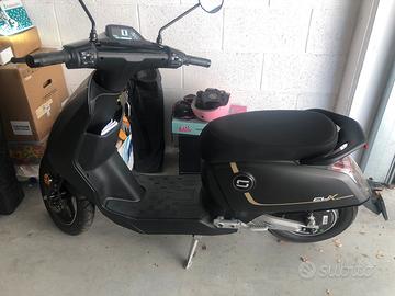 Super Soco CUX luxury edition