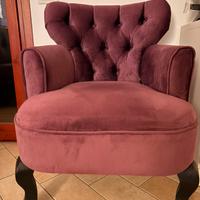 Poltrona in tessuto colore viola