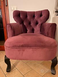 Poltrona in tessuto colore viola