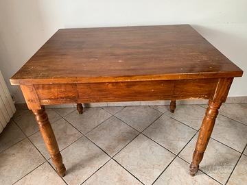 Tavolo Legno massello 98x77x78