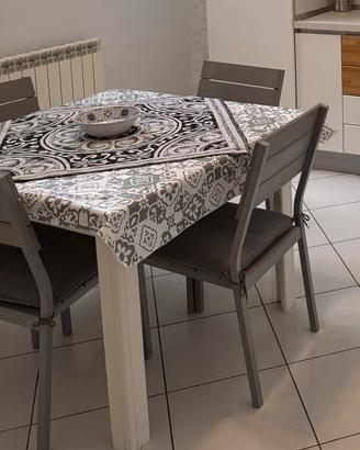 Tavolo da cucina quadrato espansibile