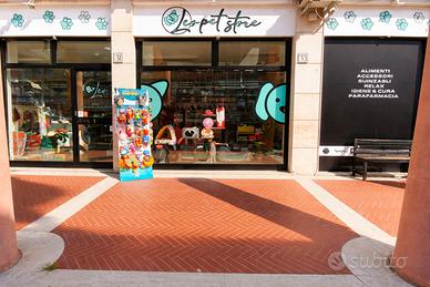 Negozio accessori e mangimi animali Pet shop