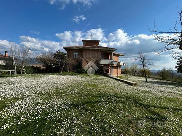 VILLA SINGOLA A MONTECASTRILLI