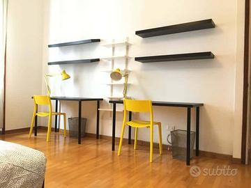 Stanza in appartamento di 144 m² a Milano