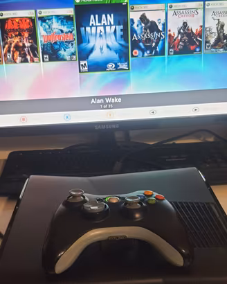 Xbox 360 Slim 250gb  perfette condizioni  + giochi