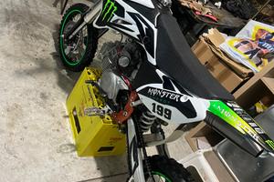 1.  Pit Bike 150cc Monster 199 - Perfetta - Arrow