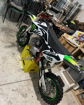 1.  Pit Bike 150cc Monster 199 - Perfetta - Arrow
