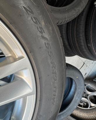 225/55R19 111W GOMME PIRELLI E CERCHI JAGUAR