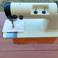 Macchina per cucire a pedale 