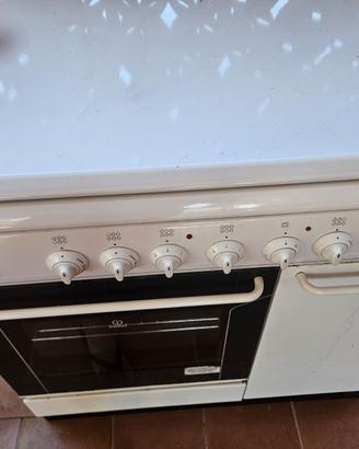 CUCINA  A GAS & Frigorifero ventilato