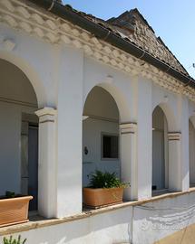 Bilocale uso studio professionale