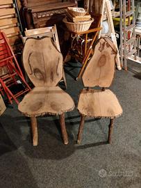 Coppia di sedie in legno