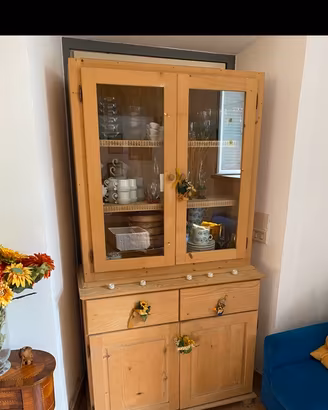 Credenza vetrina in pino massello stile rustico