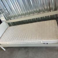 Lettino con materasso