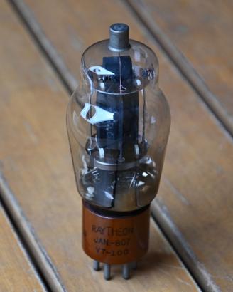 Tetrodo di potenza Raytheon 807 (VT-100)