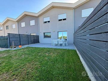 Villetta a schiera di 136 m² con 4 locali e box au