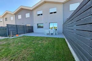 Villetta a schiera di 136 m² con 4 locali e box au
