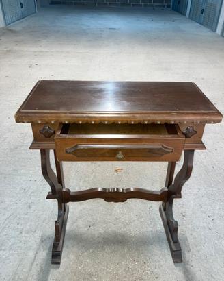 Scrivania vintage in Legno