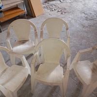 5 sedie in plastica 