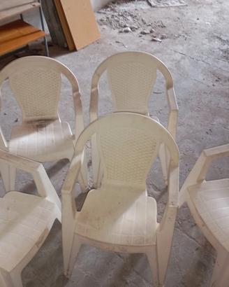 5 sedie in plastica 