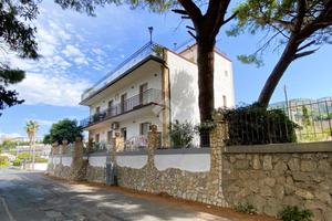 2 LOCALI A PAOLA