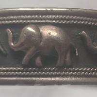 Bracciale rigido in argento con elefanti
