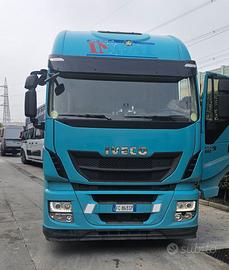 trattore stradale iveco stralis 560 