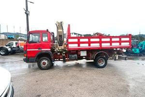 camion iveco 135.17 ribaltabile e gru targa gialla