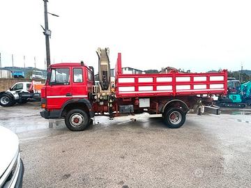 camion iveco 135.17 ribaltabile e gru targa gialla