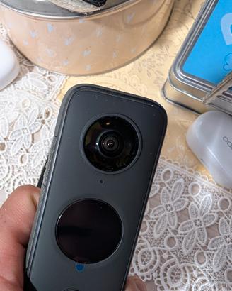 Insta360 ONE X2 - Videocamera 360°