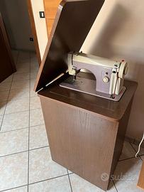 Macchina da cucire necchi type 520