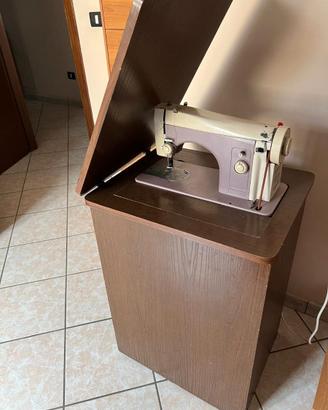 Macchina da cucire necchi type 520