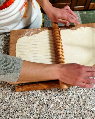 Tagliere mestolo cucchiaio mortaio cucina ulivo