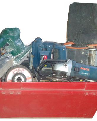 CASSETTA ATTREZZI CON UTENSILI ELETTRICI