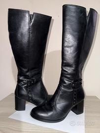 Stivali neri taglia  38