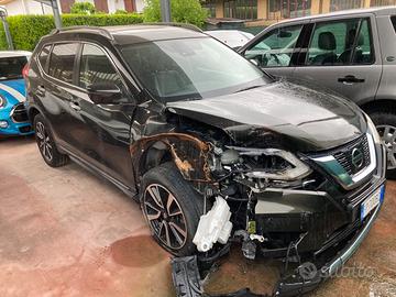 Nissan Xtrail 2018 4x4 incidentato