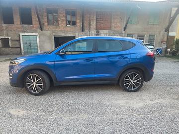 Hyundai TUCSON 1.7 CRDI DCT 2WD GO
