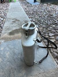 Contenitore per latte vintage