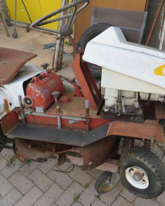 Trattorino taglia erba vintage