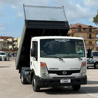 Nissan Cabstar ribaltabile trilaterale