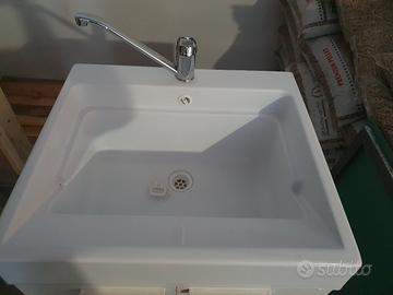 tavolinetto da salone e mobile per lavanderia 