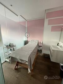 ARREDAMENTO PER CENTRO ESTETICO O UFFICIO